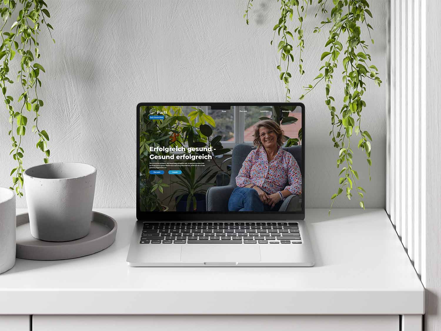 Mockup eines Macbook Pros von einer Website Carin Partl